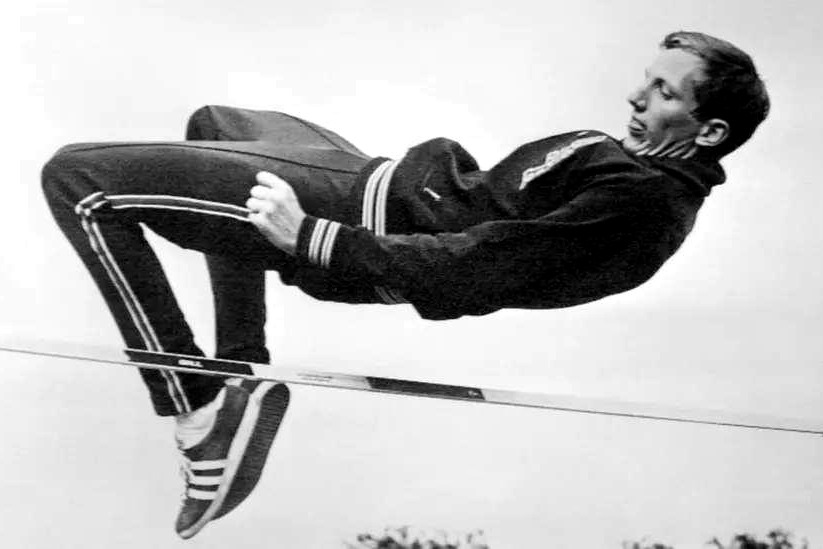 Dick Fosbury, Atleta in salto, immagine in bianco e nero